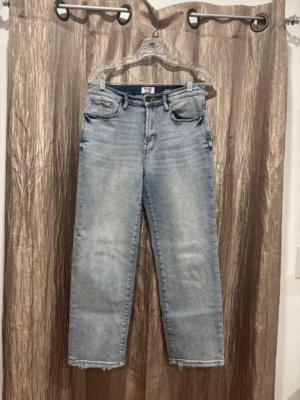 Kensie Classic Straight Leg Jeans in Faded Blue Crop